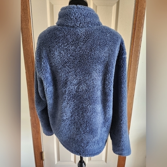 Victoria's Secret Blue Sherpa pullover size S. - Picture 3 of 5
